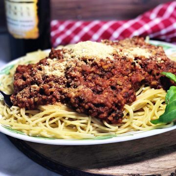 easy vegan Spaghetti on a plate