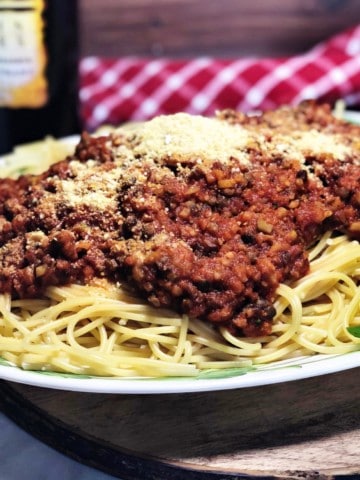 easy vegan Spaghetti on a plate