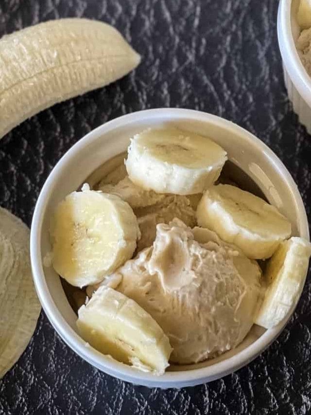 Creamy Vegan Frozen Yogurt with Bananas: Sweet and Tangy Treat!