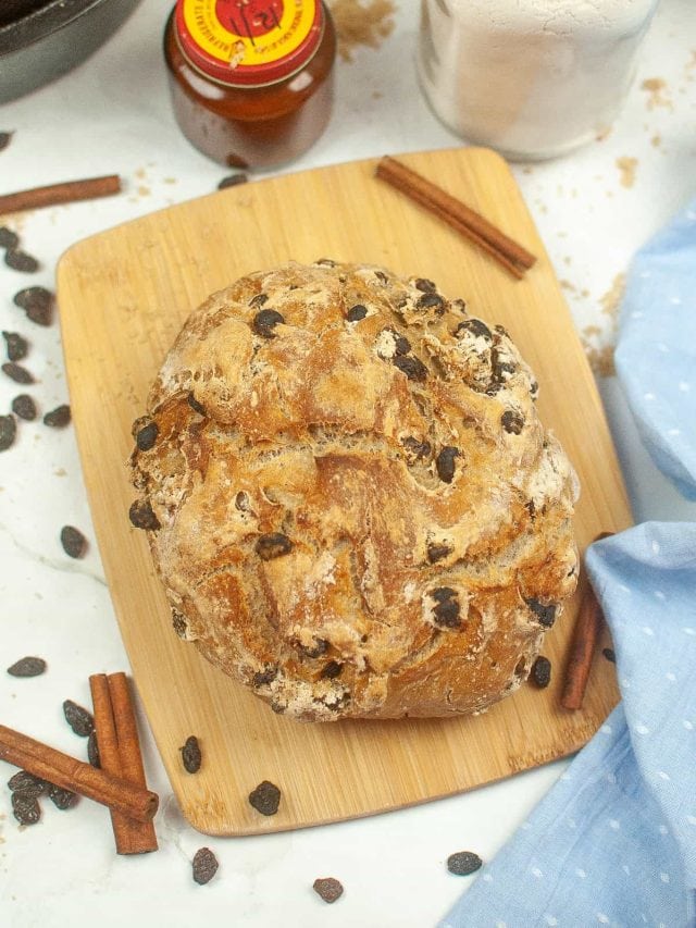 Cinnamon Raisin No-Knead Bread: Effortless and Flavorful Loaf!