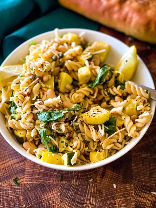 Summer Squash Pasta with Lemony Garlic Sauce: Healthy and Flavorful!