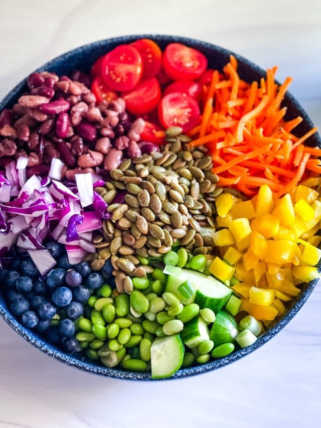 Vibrant Rainbow Salad: Quick, Crunchy, and Protein-Packed!
